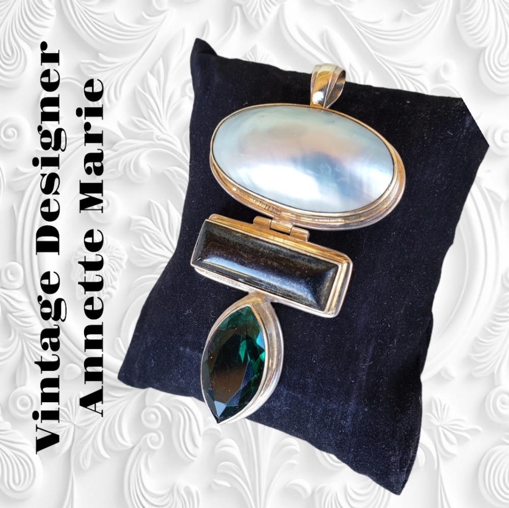 Vintage Pendant By Annette Marie